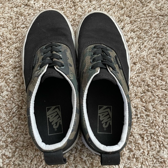 Kids Camo Vans size 1.5 - Picture 4 of 5